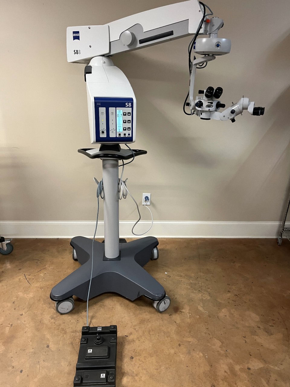 Zeiss OPMI Visu 200 wS88 Stand S8 Controller Dual Optics Foot Control ...